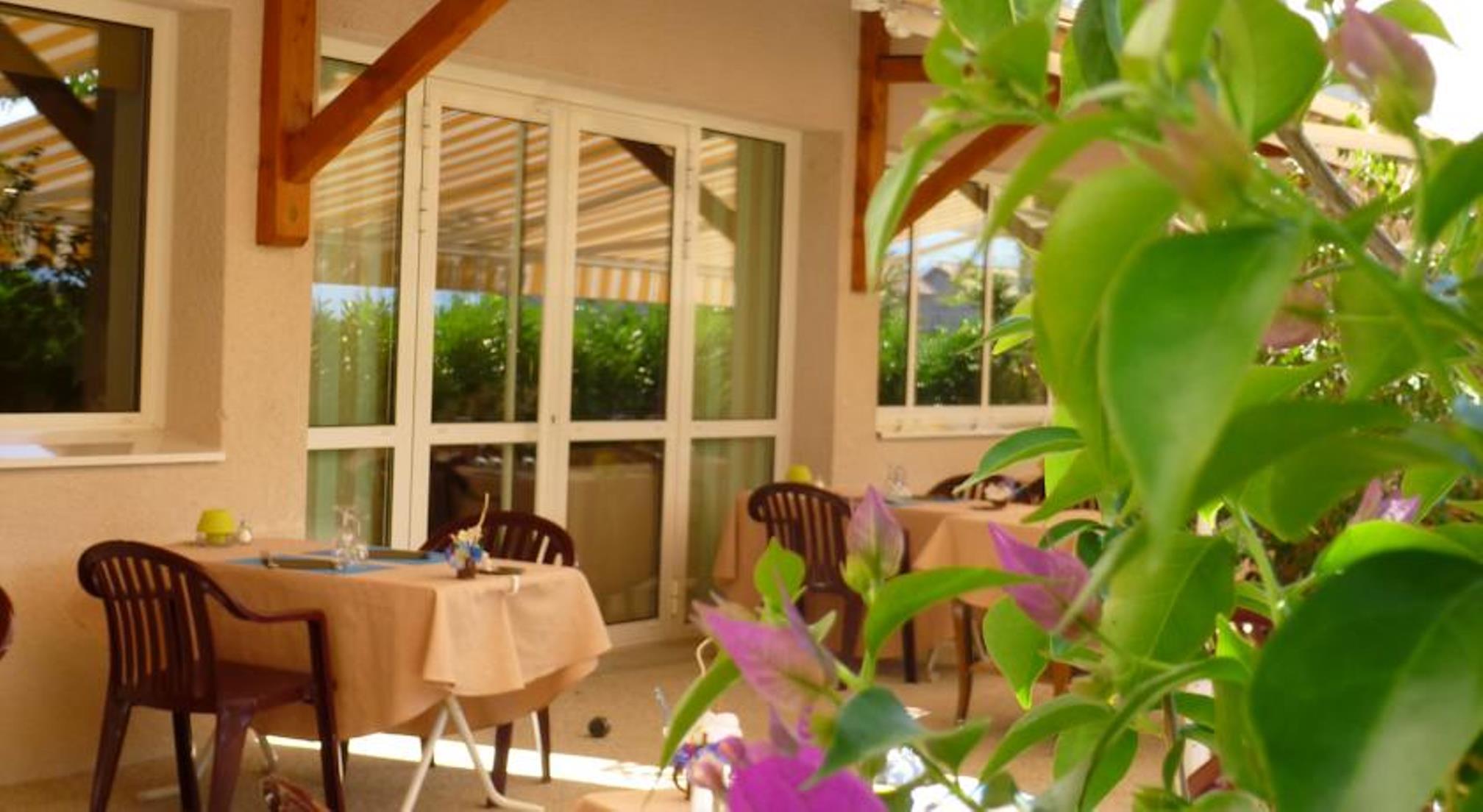 Hotel Le Chatard Sarcey Exterior foto
