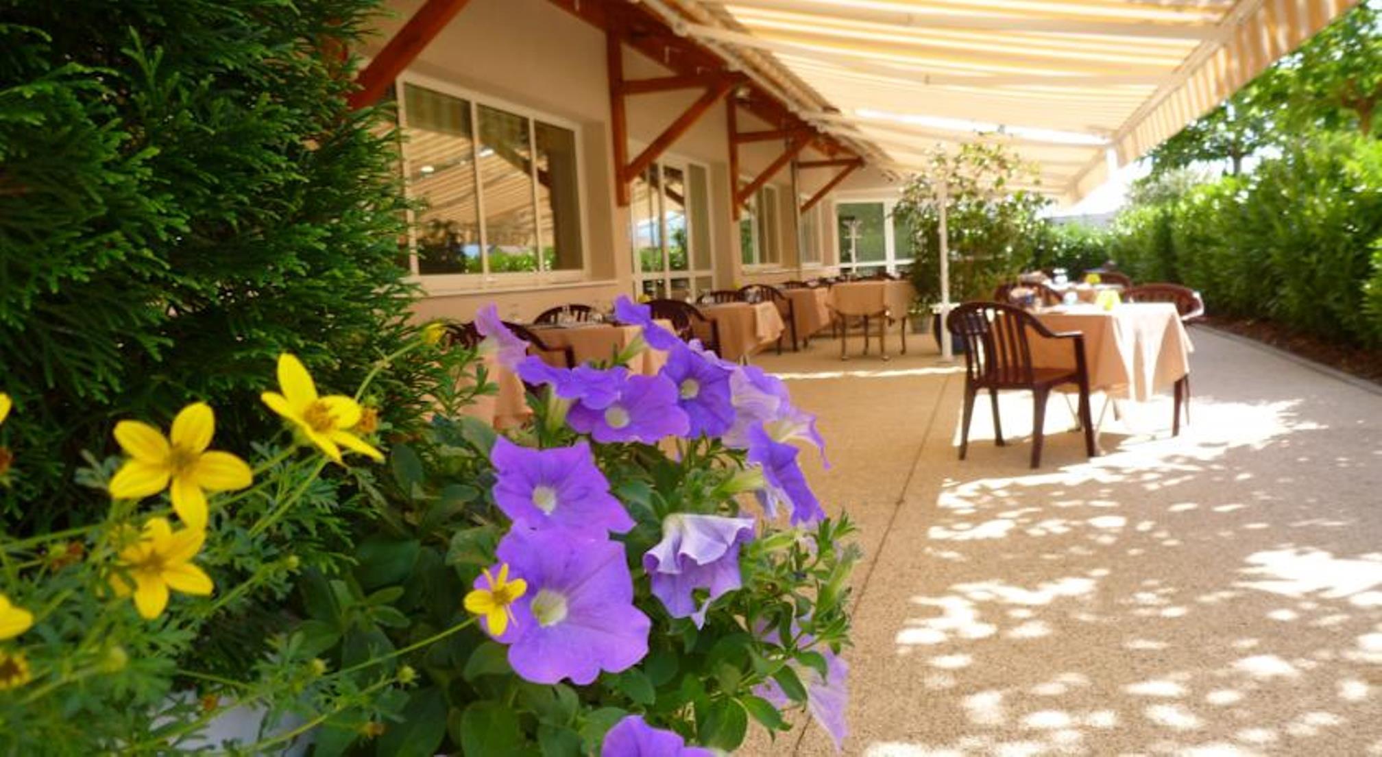Hotel Le Chatard Sarcey Exterior foto